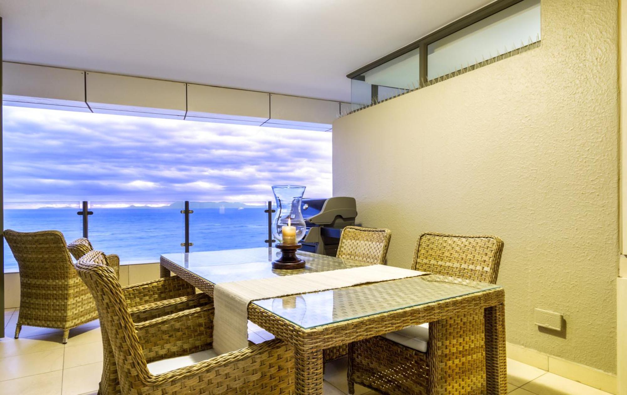Topaz 801 Luxury On Front, South Africa * Le Cap