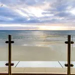 Topaz 801 Luxury Apartment On Beach Front, Strand South Africa