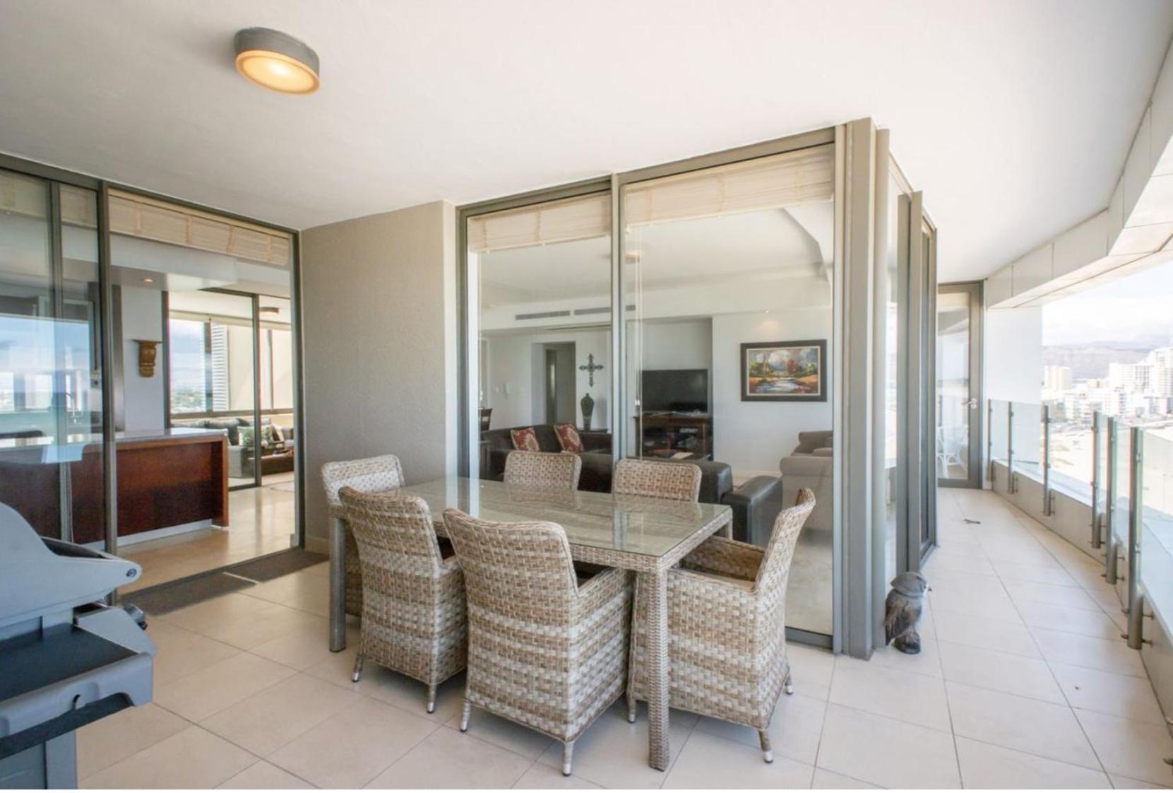 Topaz 801 Luxury On Front, South Africa Apartment *