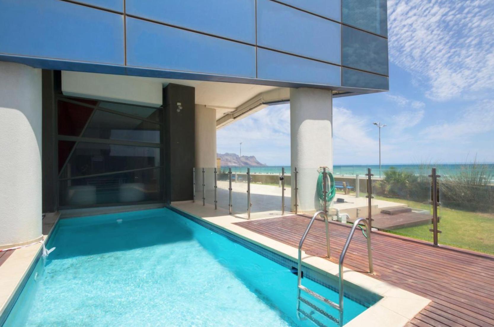 Apartment Topaz 801 Luxury On Front, South Africa *