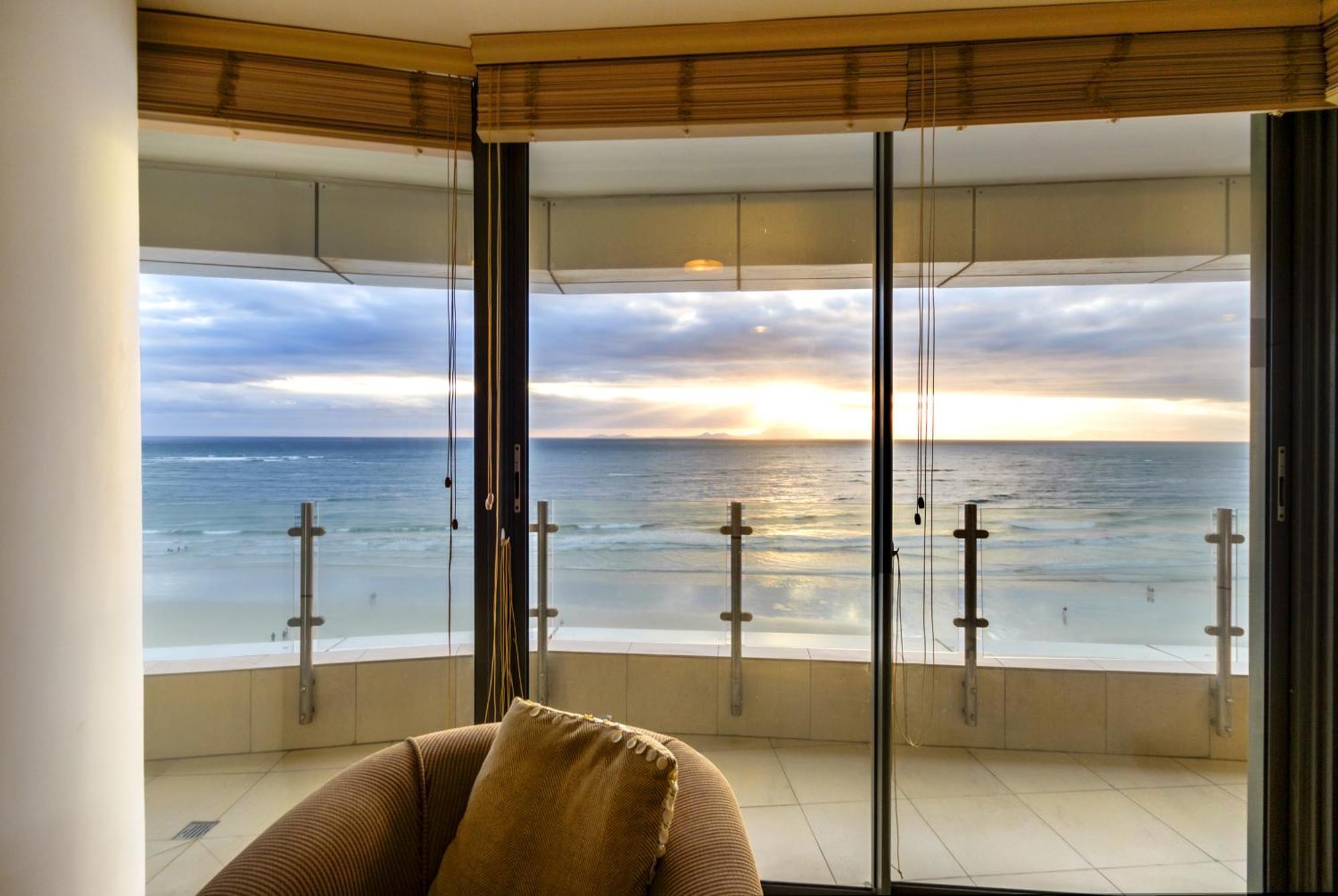Apartment Topaz 801 Luxury On Front, South Africa Cape Town